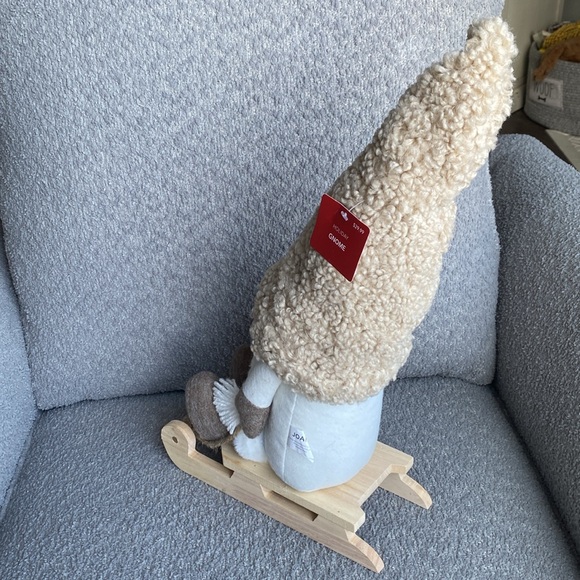 Holiday Gnome - Picture 5 of 5